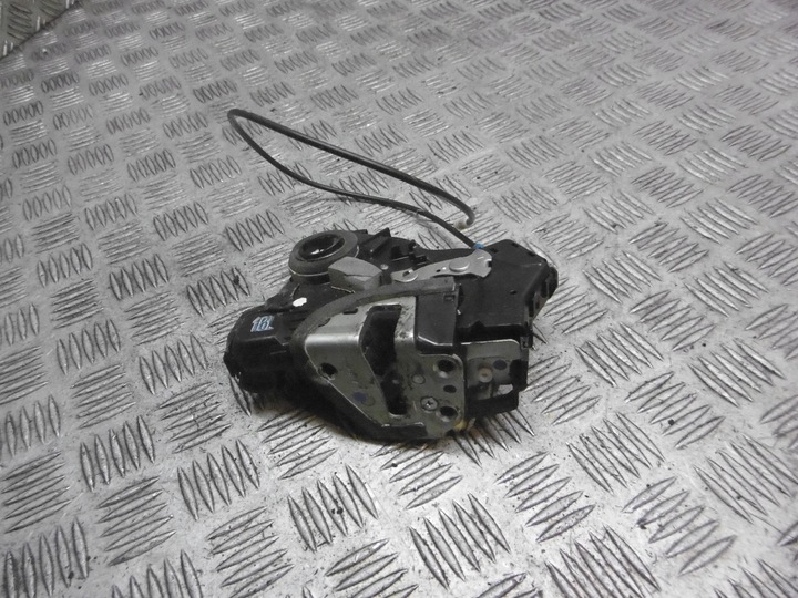 фото №1, Замок дверь левый перед toyota avensis t25 6pin