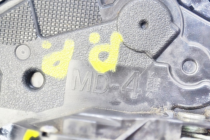 фото №6, Toyota prius замок двері праві перед md4 6-pin eu