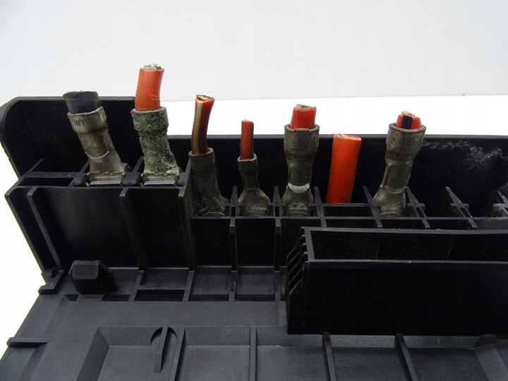 фото №9, Коробка запобіжників bsi audi a3 8p рестайлінг tiguan 5n 1k0937125a