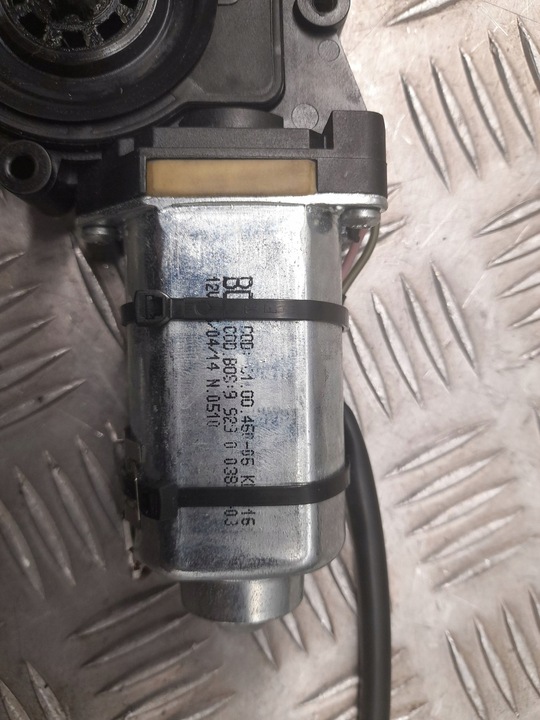 фото №5, Audi a8 s8 d4 4h 2015 двигунчик штори скла задньої