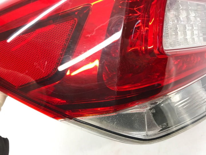 фото №9, Subaru xv ii 2 hb 17- led фара левая зад европа 84201-fl051