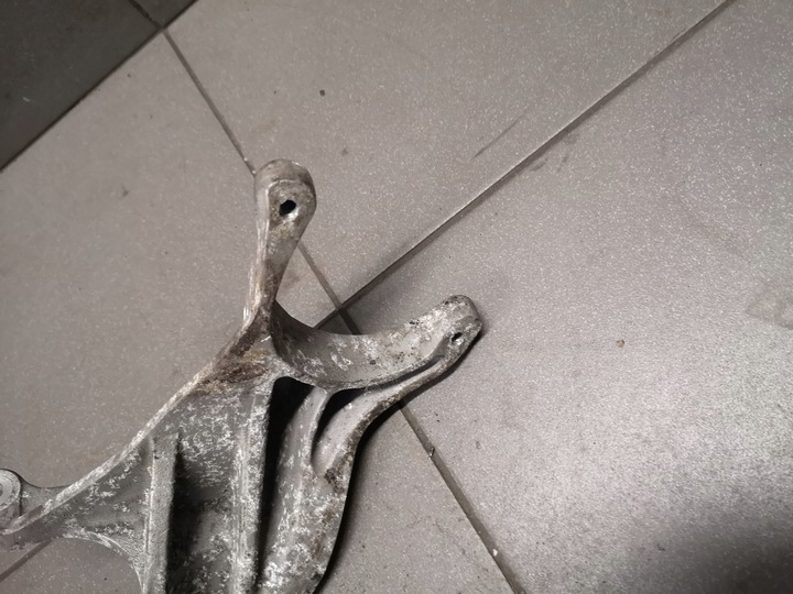 фото №5, Лапи двигателя audi a8 d3 4.2 tdi 4e0199370ba