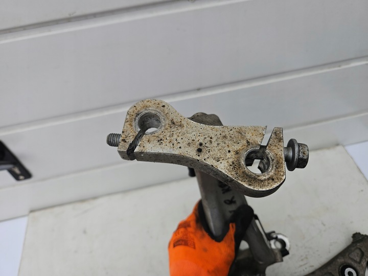 фото №8, Поворотна опора права передня правий перед audi a4 b9 a5 8w важелі комплект