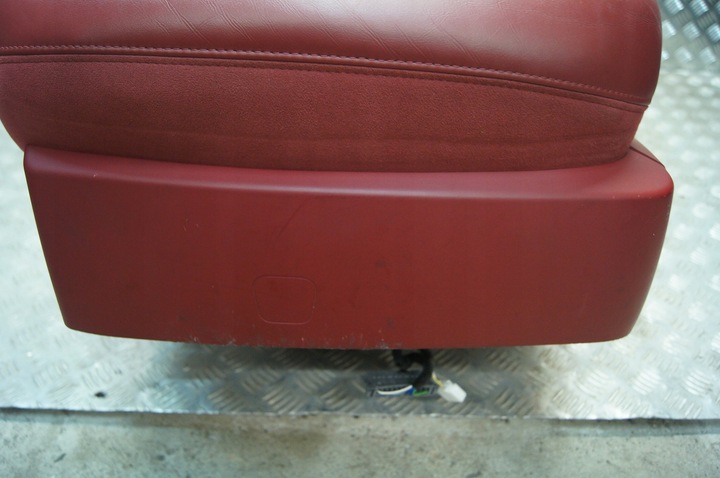 фото №12, Maserati levante сиденье левый водителя красный