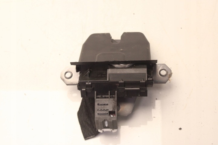фото №6, Volvo v50 рестайлинг 07r- замок крышки багажника зад 31276698