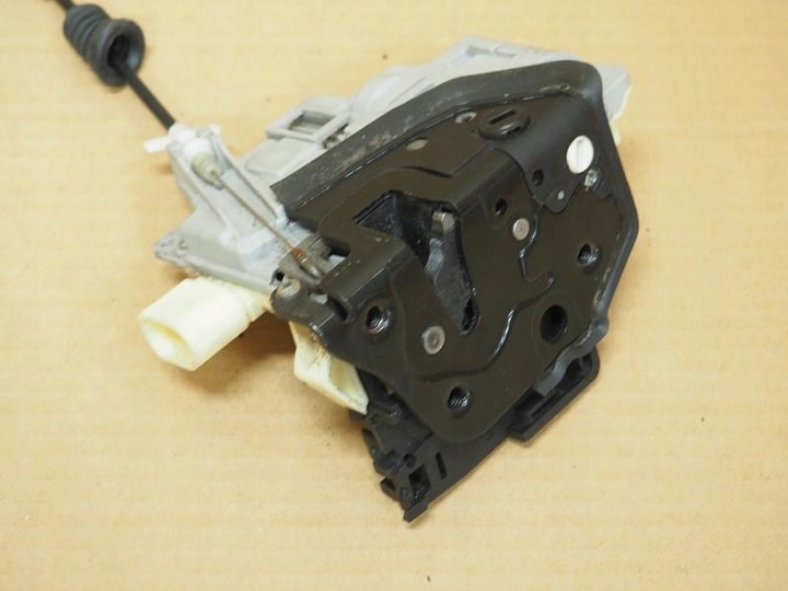 фото №4, Замок двері правих задніх vw passat b6 b7