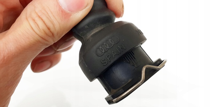 фото №7, Audi a4 b5 vw passat b5 штекер лампы фара передняя перед передний 4 pin