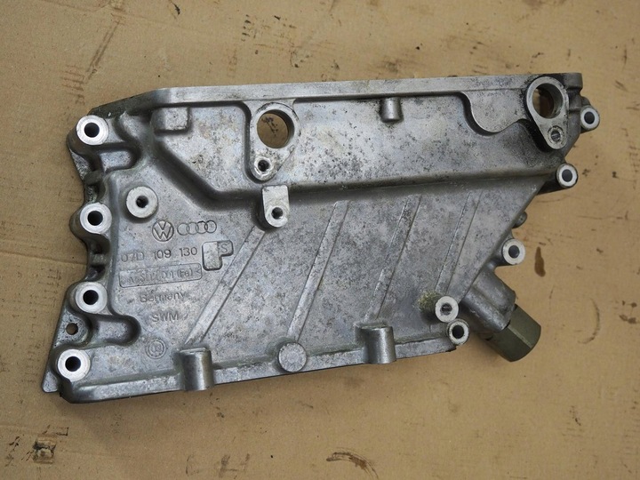 фото №9, Кришка розподільний вал захист a8 d3 6.0 bht 07d109130s