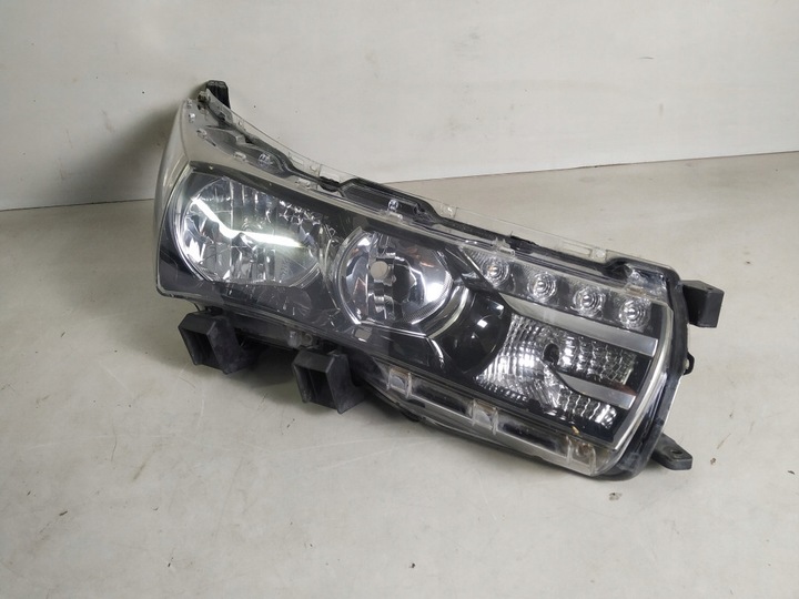 фото №1, Toyota corolla e18 13-16 фара правий лампа перед права 81110-02e70-00