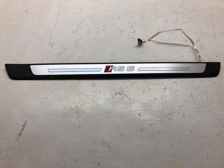 фото №1, Накладка порога права led 8w0947418c audi rs5