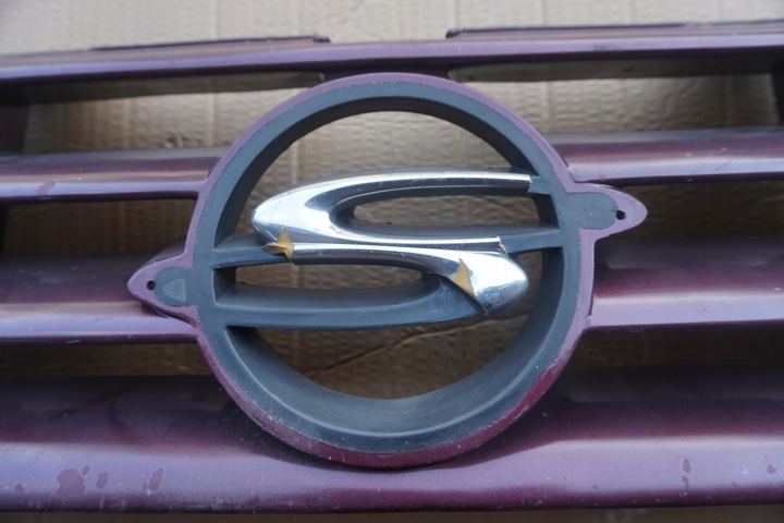 фото №2, Daewoo musso решітка решітка радіатора бордовий емблема 79431-0500 nr.21