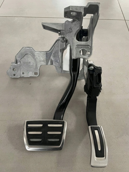 фото №1, Педалі audi q5 18r.