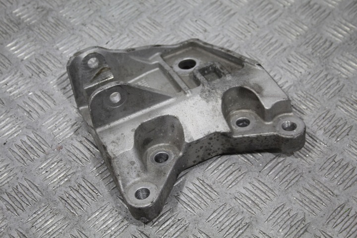 фото №1, Лапи подушка двигуна evoque динамічний рестайлінг