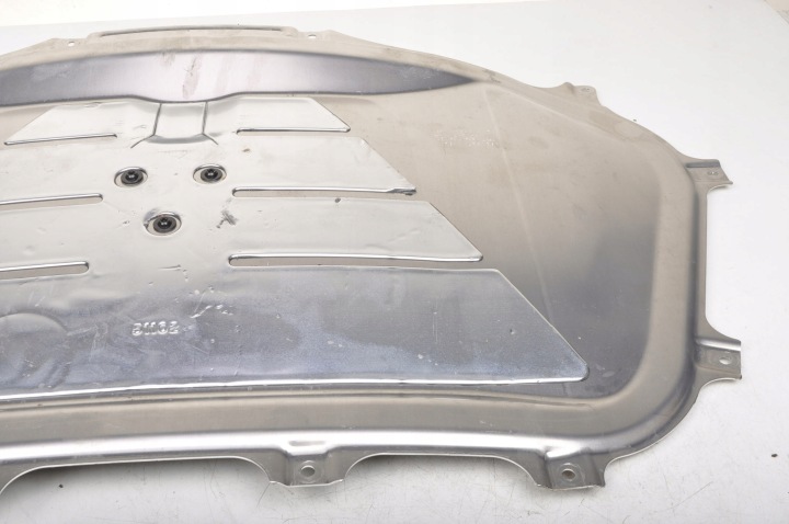 фото №6, Porsche 718 cayman 982 2.0 шумоизоляция двигателя защита 982827015a