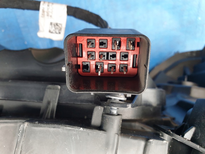 фото №7, Volvo xc60 рестайлінг лампа передня права ксенон 8 pin