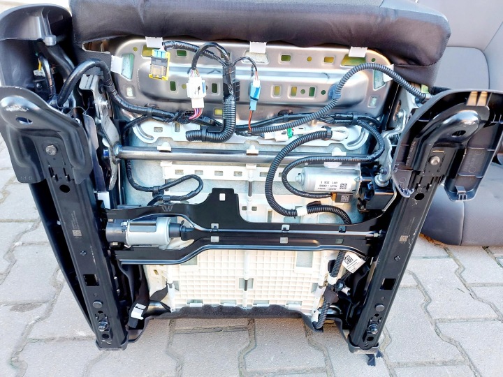 фото №13, Honda zr-v 24r. сидіння диван напівшкіра