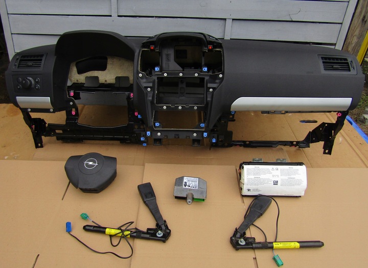 фото №1, Консоль подушка безпеки натягувачі pasaów opel zafira b 1.6t