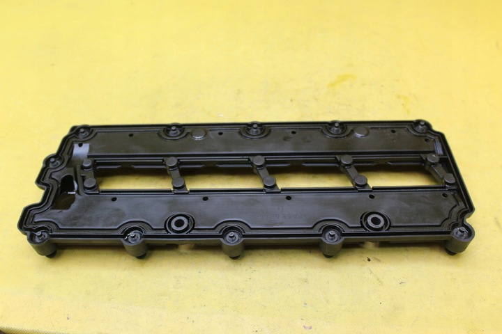 фото №3, Кришка клапанів 057103469l cayenne 4.2 tdi cud