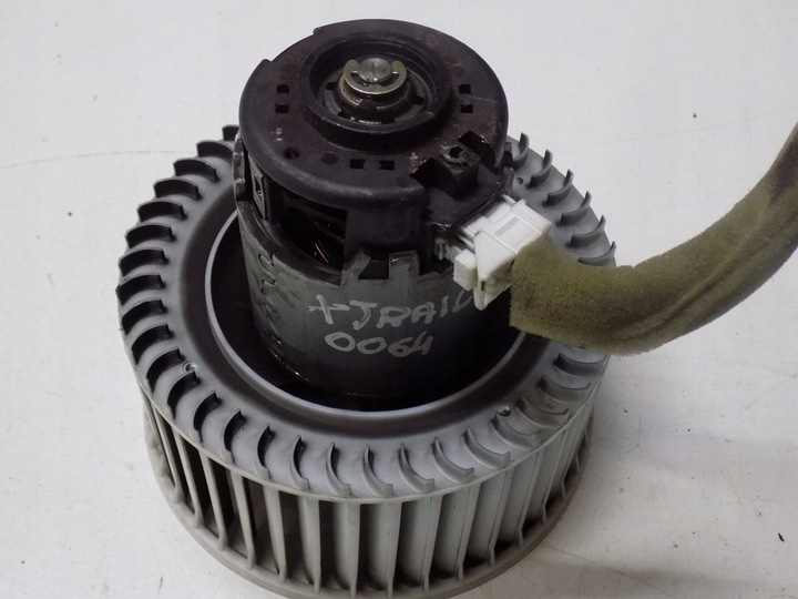 фото №8, Nissan x-trail t30 2.5 воздуходувка вентилятор воздуховод