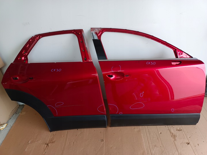 фото №1, Дверь правые перед зад mazda cx-30 2021- красный