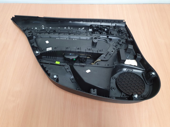 фото №13, Боковина обивка дверь зад renault megane iv 4