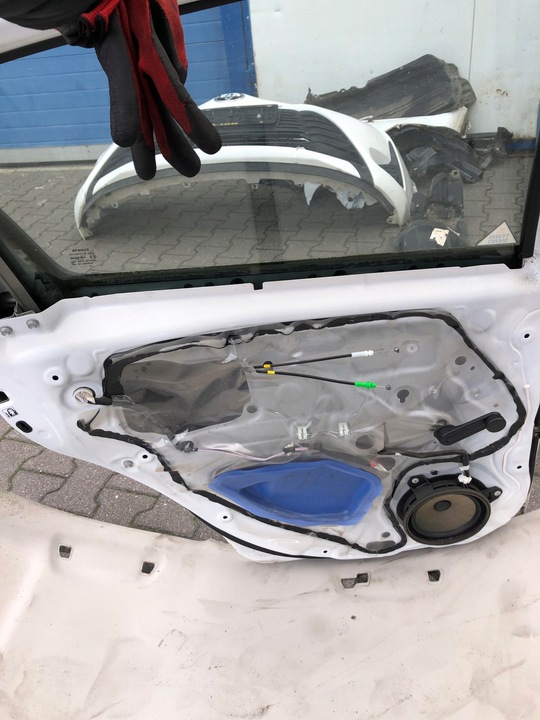 фото №6, Toyota yaris iii рестайлінг 18-21 двері ліві зад 040