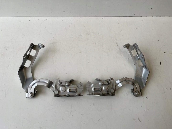 фото №1, Mercedes c-klasa 205 петли капота 2058800928