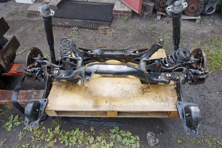 фото №1, Ось балка задняя vw passat b8 4x4 3q0505235m