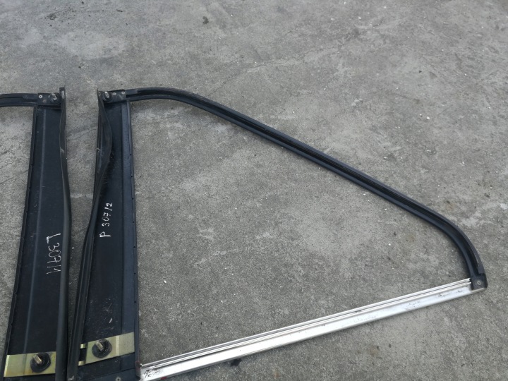 фото №9, Комплект рамка стёкла задних боковых baur bmw e30 307/1,307/2