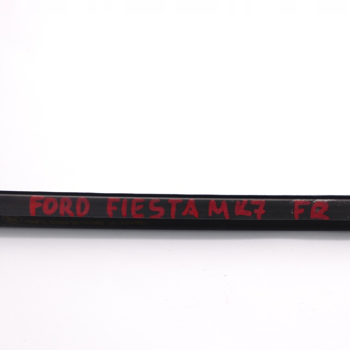 фото №10, Ford fiesta прокладка стёкла правый перед 1746917