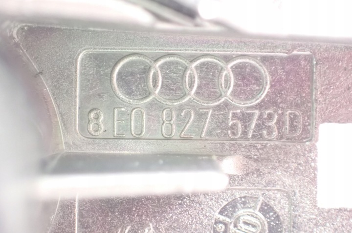 фото №11, 8e0827573d вставка замок багажника audi a8 d4 4h