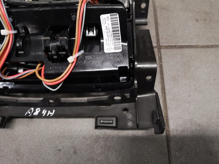 фото №10, Гніздо прикурювача audi a8 d4 4h0864051b