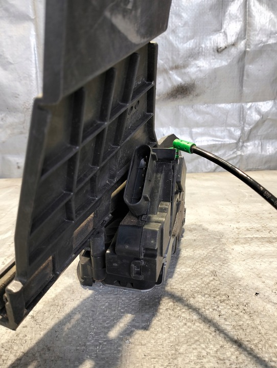 фото №8, Замок дверь ford fiesta mk7 правые tył8a6aa26412 5pin