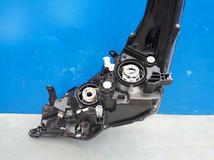 фото №14, Toyota corolla e16 рестайлінг 16- фара лампа права