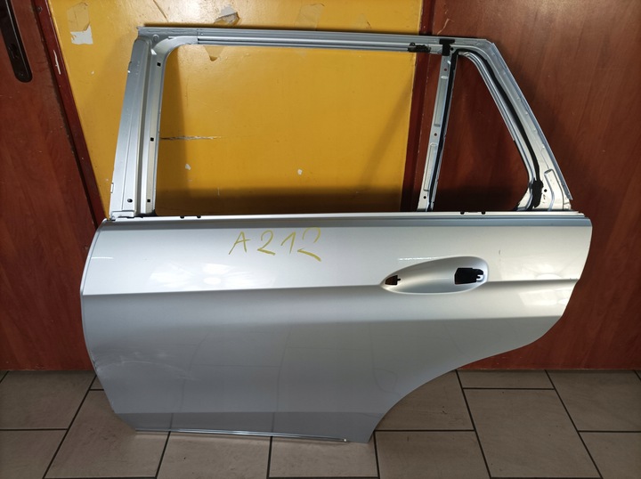 фото №1, Mercedes w212 рестайлинг дверь зад левая универсал