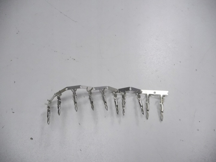 фото №9, Штекеры электрические renault оригинальный номер 7701997016