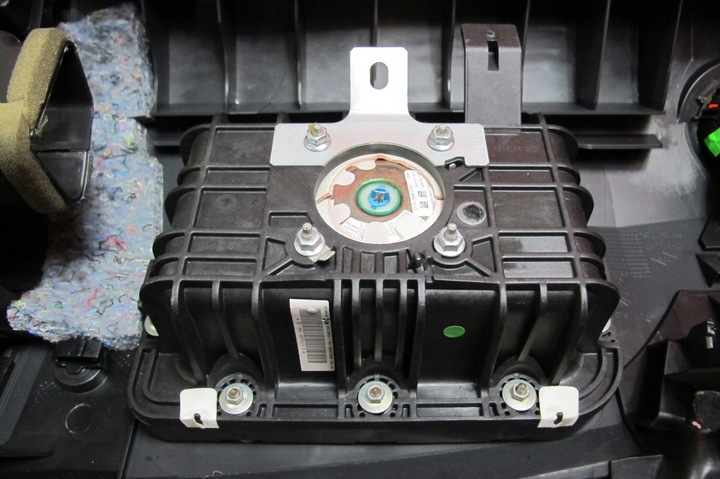 фото №15, Peugeot 5008 i 1 0u 0e подушки ремені консоль панель капот подушка безпеки навігація