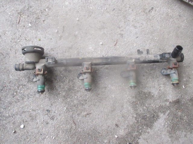 фото №1, Renault laguna ii 2 форсунки планка вприскувальний 1.8 16v