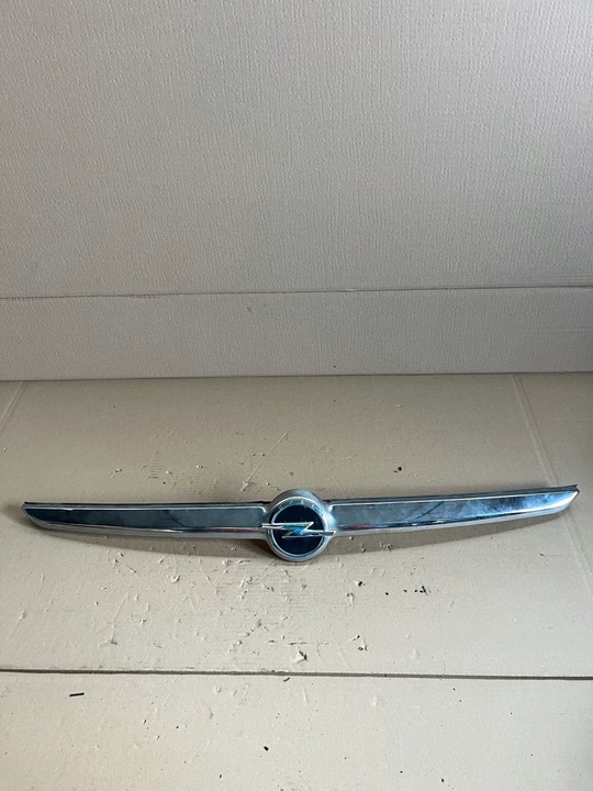 фото №1, Opel zafira c планка накладка знак хром кришки багажника 20907405