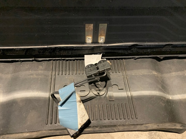 фото №9, Mercedes gle w166 стекло лобовое с подогревом 2017 оригинал senor камера