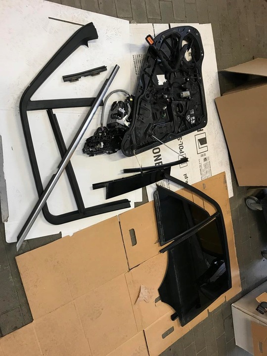 фото №2, Mercedes gle w166 ml скло двері замок планка 2016