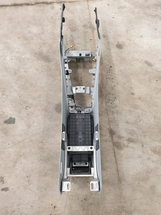 фото №7, Audi a4 b9 usa тунель середній підлокітник бардачок - oem запчастина"