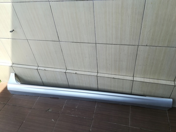 фото №1, Планка порогова права volvo v60 s60 18- оригінальний номер