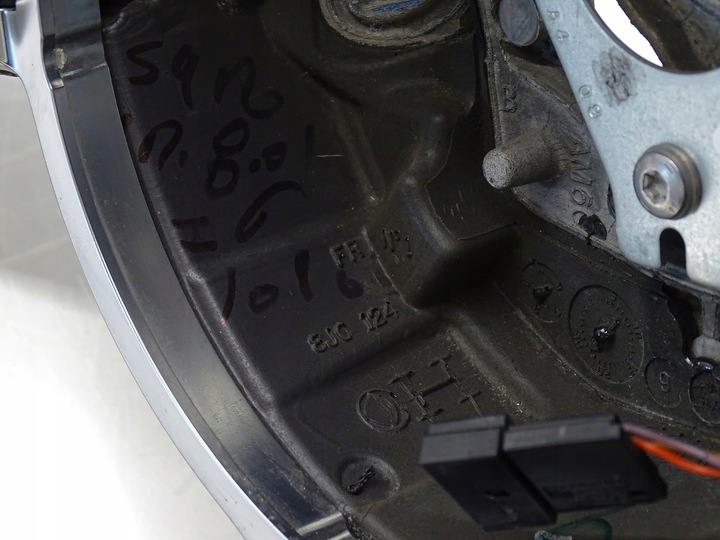 фото №12, Кермо зрізана шкіра стьобана мульті audi a3 8p рестайлінг s-line 8j0419091g