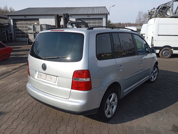 фото №5, Vw volkswagen touran i 1 1t ролета зад задня багажника