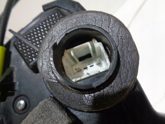 фото №5, Замок правий перед toyota avensis ii t25 06-08