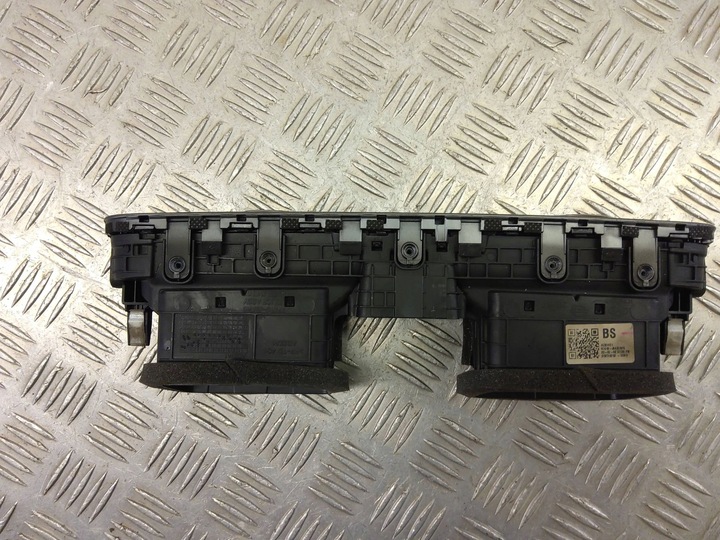 фото №6, Hyundai kona i 2023 насадки / решётки среднего воздуховод панели распределительной