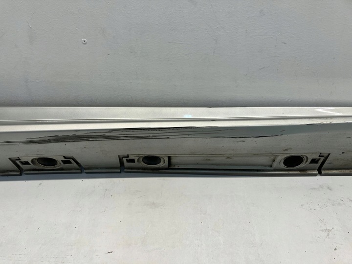 фото №6, Corolla e21 универсал порог защита пороговая наружная планка правая 1j6 царапины