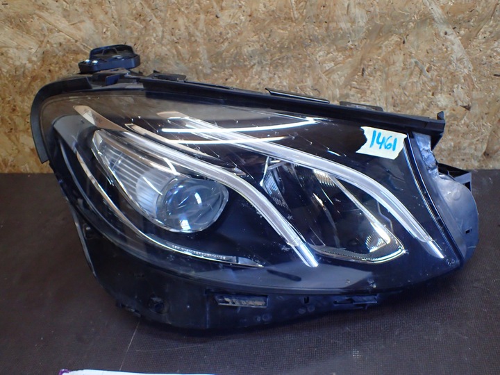 фото №1, Лампа перед права mercedes e клас w213 повний led