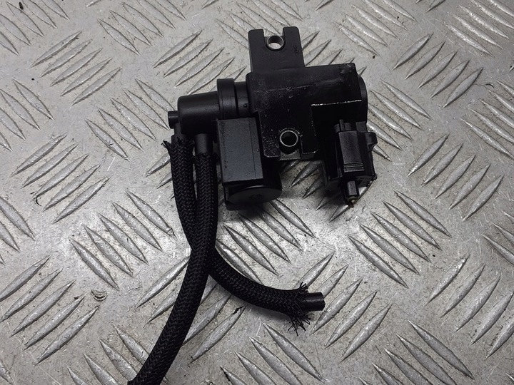 фото №1, Клапан вакуум toyota avensis t25 2.0 d4d 25819-0r011